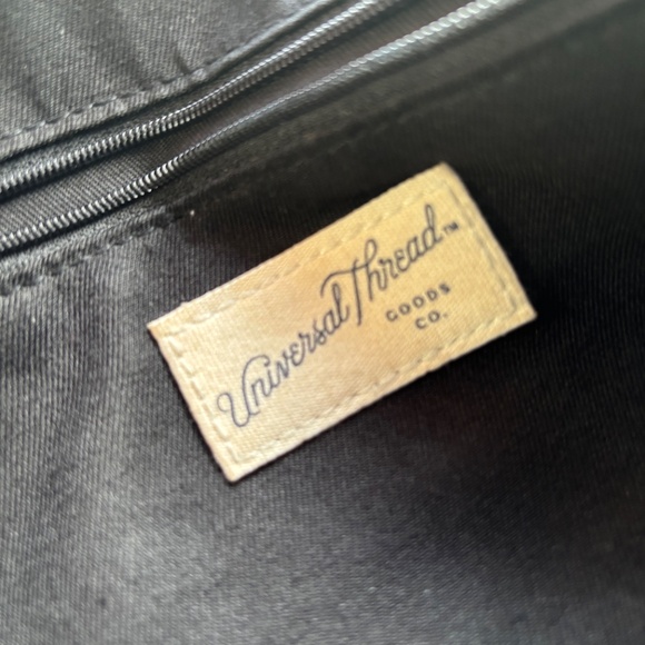 Universal Thread Black Pebbled Crossbody Purse - Picture 7 of 8